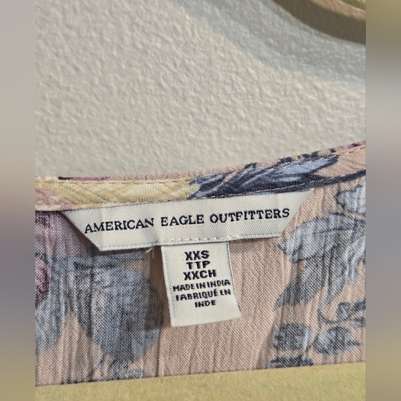 American Eagle, Feminine pink, floral wrap romper, long bell sleeves Size XXS - Picture 3 of 10